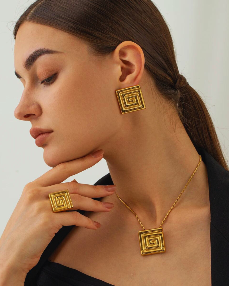 Brinco Feminino Dourado – Brinco Zayra KIONI